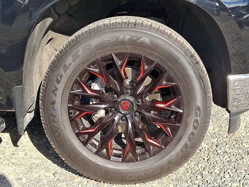 Used 2023 Chevrolet Silverado 1500 LT AWD/4WD image 33