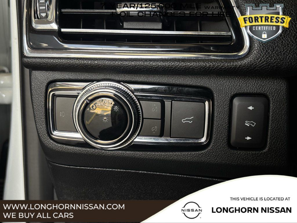 Used 2020 Lincoln Navigator 4WD image 20