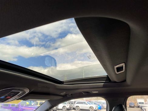 New 2026 Jeep Grand Cherokee Altitude image 8