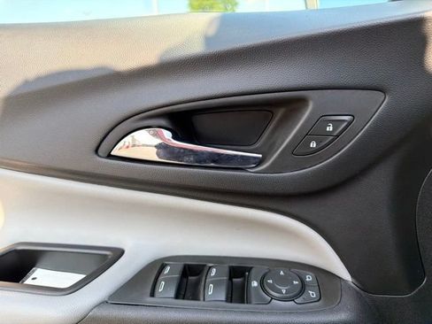 Used 2022 Chevrolet Equinox LT FWD image 20