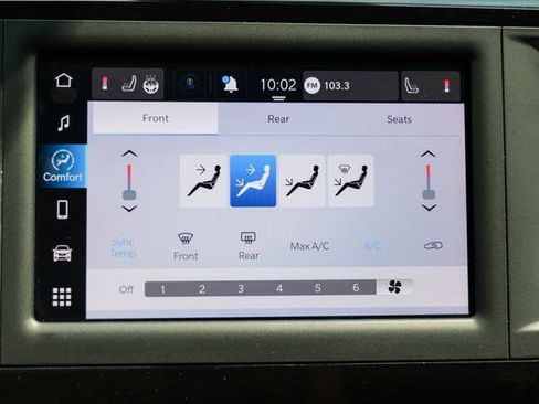 Used 2023 Chrysler Voyager LX image 46