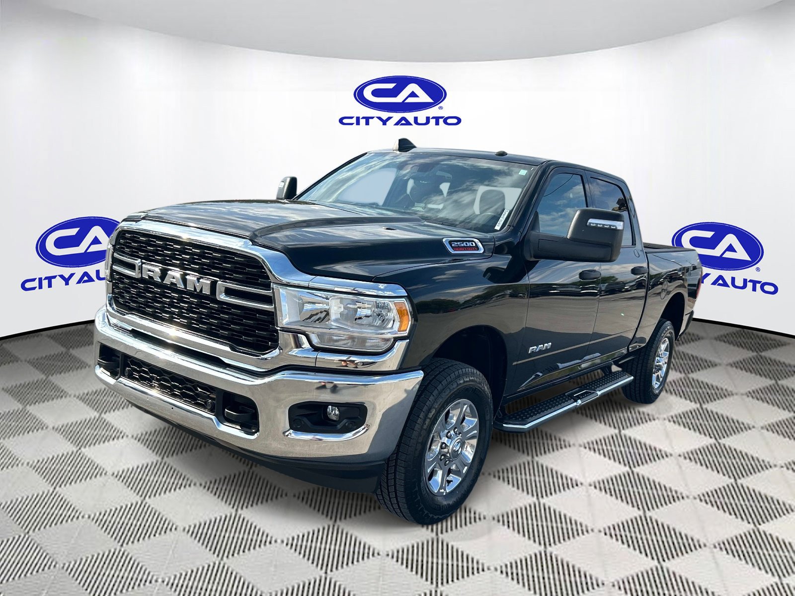 Used 2024 RAM 2500 Big Horn w/ Safety Group AWD/4WD image 8