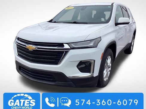 Used 2023 Chevrolet Traverse LS w/ Safety Package image 5