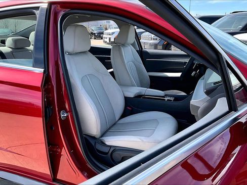 Certified 2025 Hyundai Sonata SEL image 9