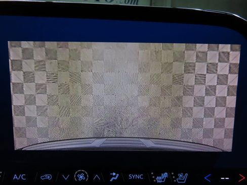 Used 2025 Chevrolet Suburban Premier image 19