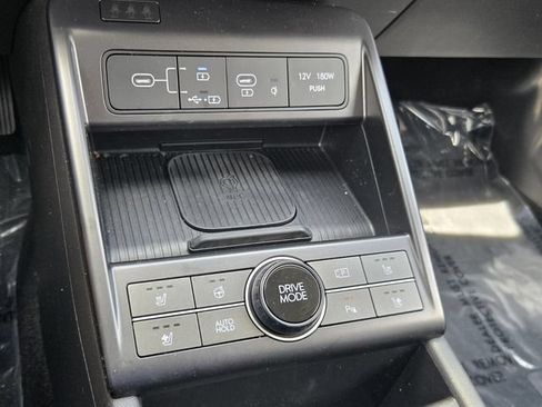 Used 2024 Hyundai Kona Limited FWD image 21
