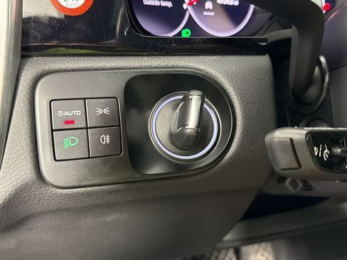 Certified 2023 Porsche Cayenne Coupe AWD/4WD image 25