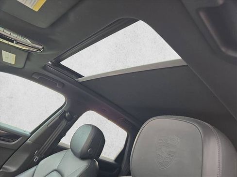 Used 2021 Porsche Cayenne S AWD/4WD image 9