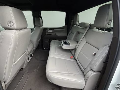 Used 2026 GMC Sierra 1500 SLT AWD/4WD image 19