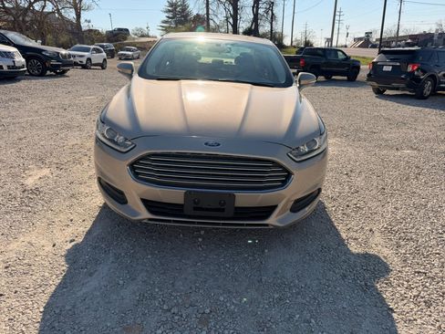 Used 2015 Ford Fusion SE FWD image 8