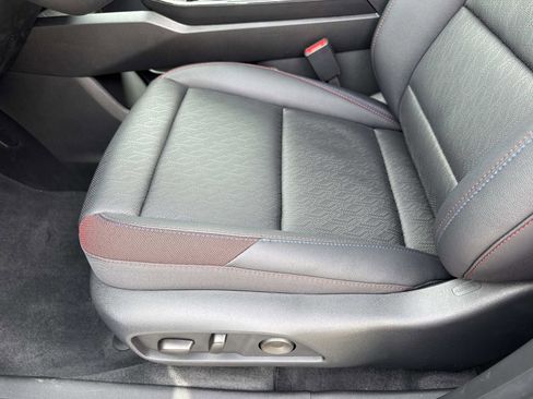 New 2026 Chevrolet Equinox RS w/ Convenience Package III FWD image 19