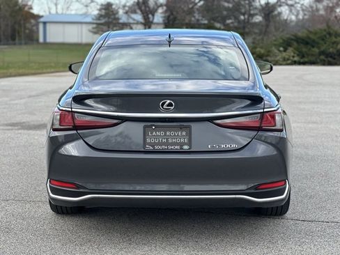 Used 2023 Lexus ES 300h w/ Accessory Package (Z2) image 6
