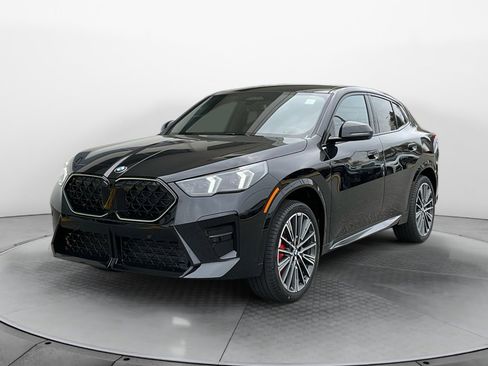 New 2026 BMW X2 xDrive28i w/ Technology Package AWD/4WD image 3