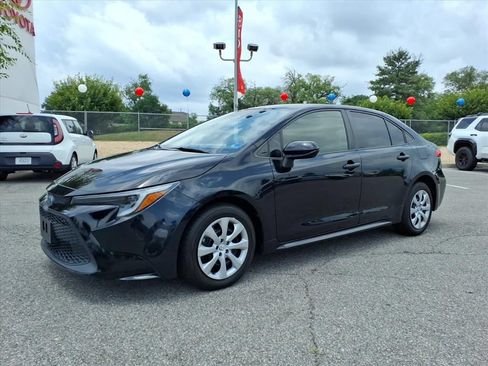 Used 2024 Toyota Corolla LE FWD image 9