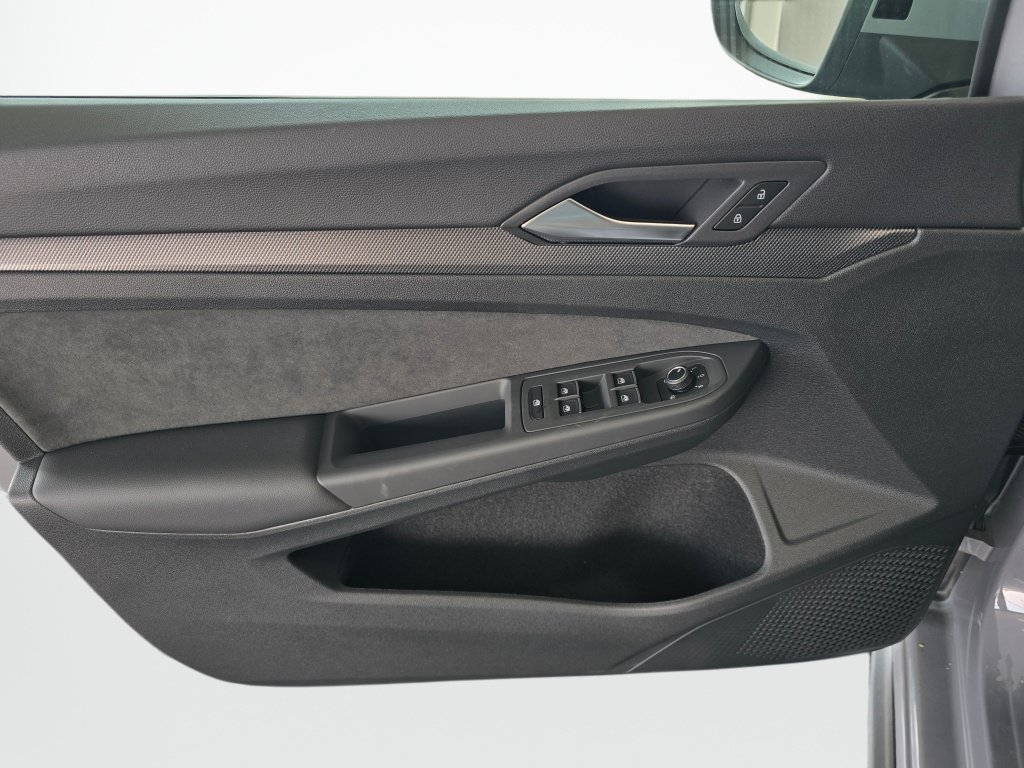 New 2026 Volkswagen GTI SE FWD image 29