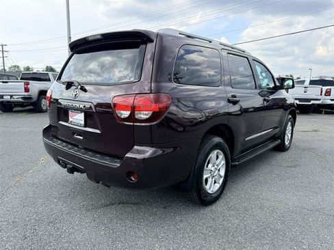Used 2018 Toyota Sequoia SR5 w/ Carpet Cargo Mat Package AWD/4WD image 5