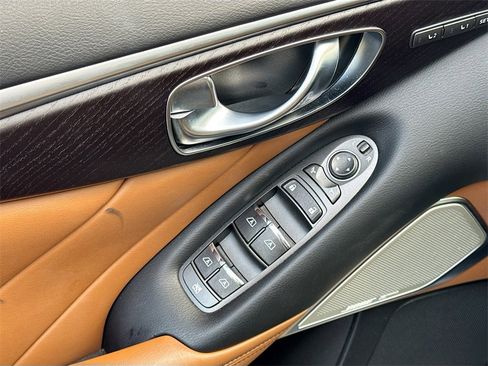 Used 2023 INFINITI Q50 Sensory image 19