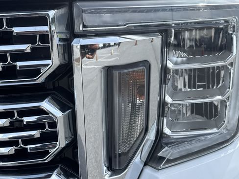 Used 2020 GMC Sierra 2500 4x4 Double Cab w/ Gooseneck/5TH Wheel Package image 6