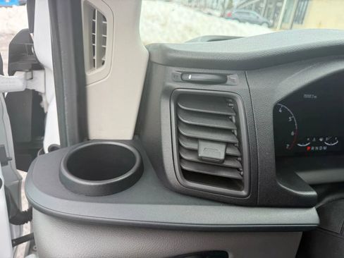 Used 2022 Ford Transit 250 Low Roof AWD image 29