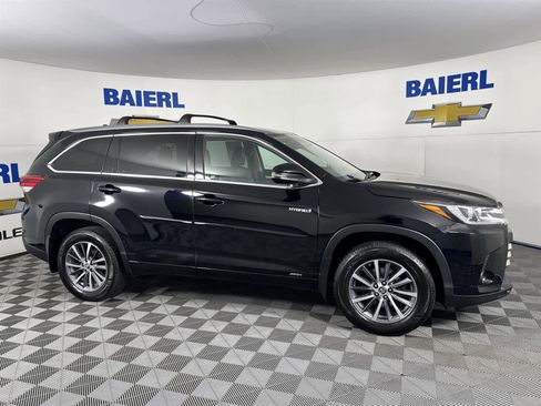 Used 2018 Toyota Highlander XLE image 6