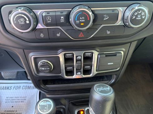 Used 2019 Jeep Wrangler Unlimited Sport S AWD/4WD image 31