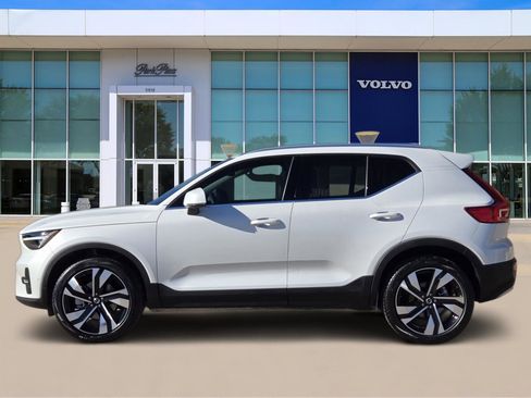 New 2025 Volvo XC40 B5 Ultra w/ Protection Package image 3