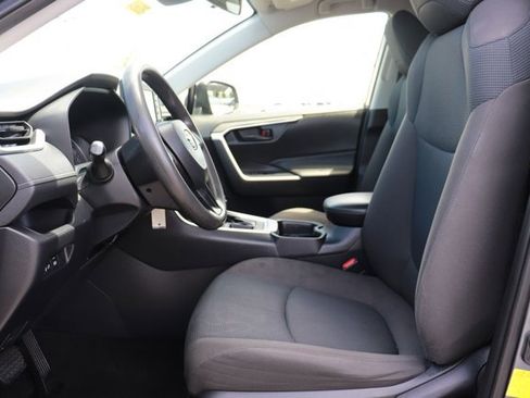 Used 2020 Toyota RAV4 LE w/ Carpet Mat Package FWD image 11