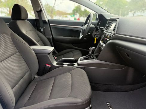 Used 2020 Hyundai Elantra SE w/ Cargo Package (C1) FWD image 11
