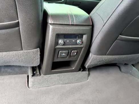 Used 2023 Chevrolet Traverse RS AWD/4WD image 31