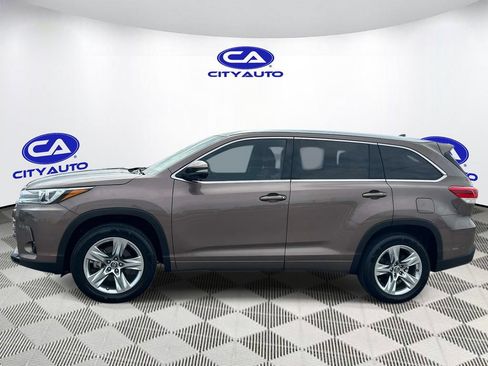 Used 2018 Toyota Highlander Limited FWD image 8