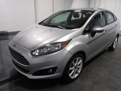 Used 2019 Ford Fiesta SE w/ Equipment Group 201A FWD image 3