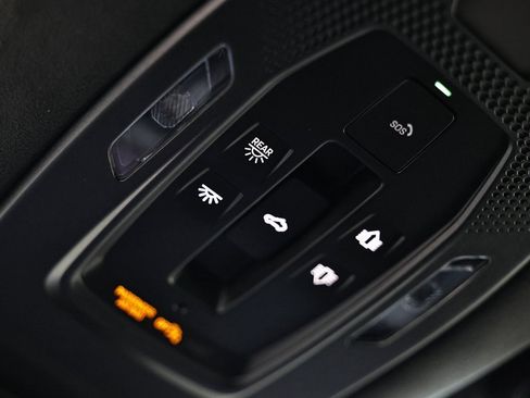 New 2025 Porsche Cayenne GTS image 40