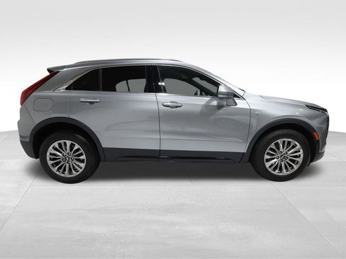 Certified 2025 Cadillac XT4 Premium Luxury image 5