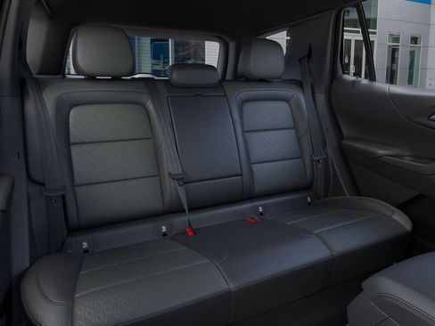 New 2026 Chevrolet Equinox LT w/ Convenience Package II image 17