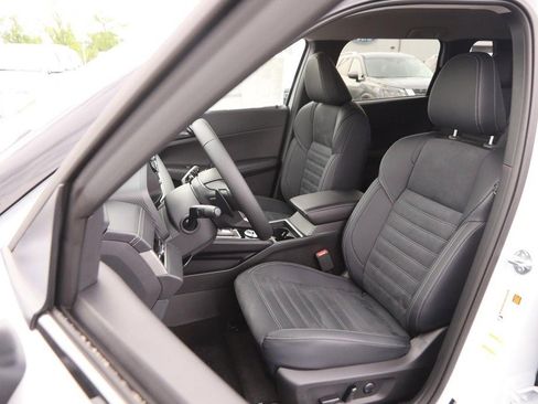 New 2026 Nissan Rogue SL AWD/4WD image 9