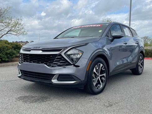 Used 2023 Kia Sportage EX image 3