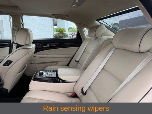 Used 2014 Hyundai Equus Signature RWD image 23