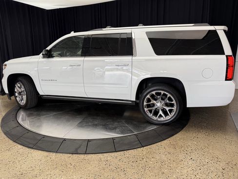 Used 2017 Chevrolet Suburban Premier AWD/4WD image 4