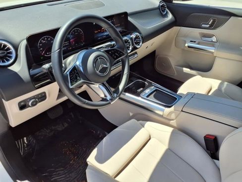 Used 2025 Mercedes-Benz GLA 250 image 10