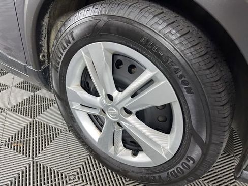 Used 2021 Nissan Kicks S FWD image 15