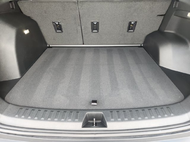 Used 2026 Chevrolet Equinox LT w/ Safety and Technology Package FWD image 32