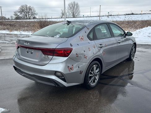 Used 2023 Kia Forte LXS image 6