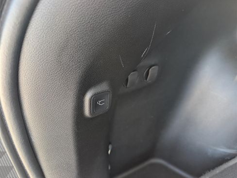 Used 2021 Jeep Cherokee Limited AWD/4WD image 14