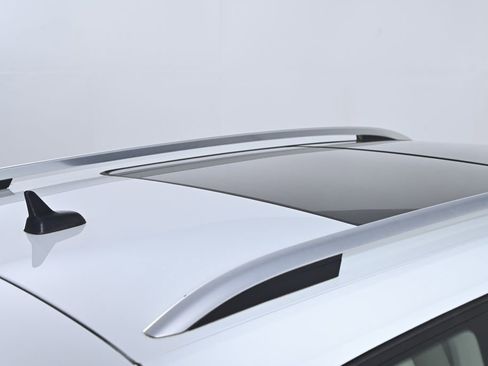 Used 2019 Volkswagen Golf Alltrack SE image 11