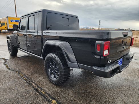 Used 2023 Jeep Gladiator Willys image 7