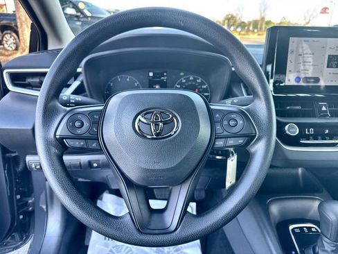 Used 2025 Toyota Corolla LE image 23