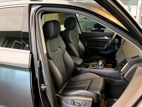 Certified 2025 Audi Q5 2.0T Premium Plus w/ Premium Plus Package AWD/4WD image 9