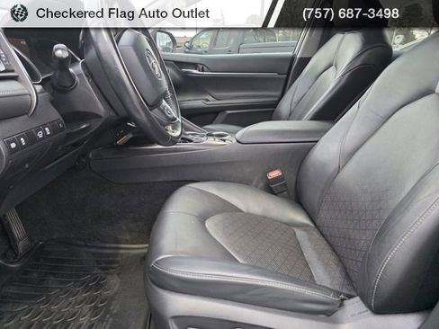 Used 2021 Toyota Camry XSE image 18