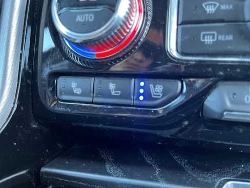 Used 2023 GMC Yukon XL Denali image 21