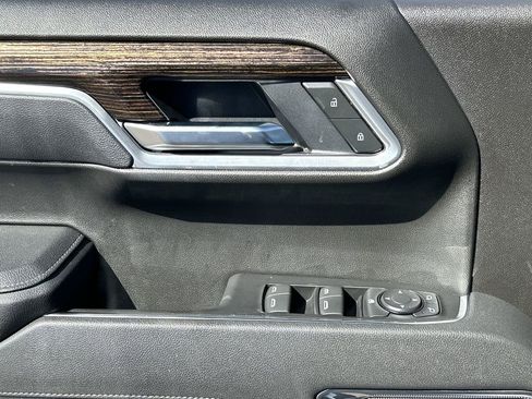 Used 2025 GMC Sierra 1500 Elevation image 23